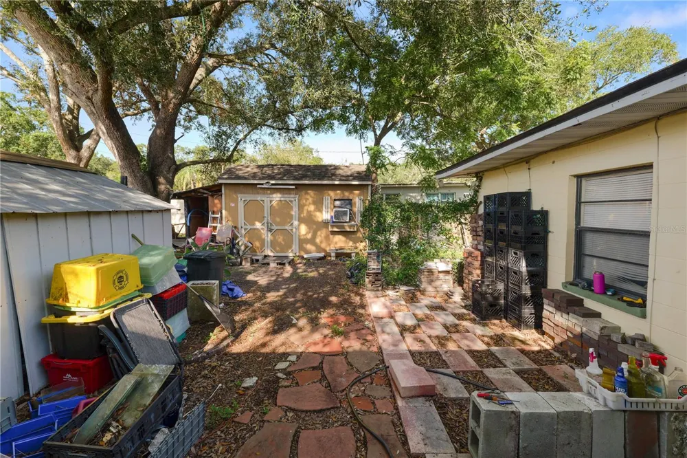 621 HILLSIDE DRIVE Lakeland, FL 33803