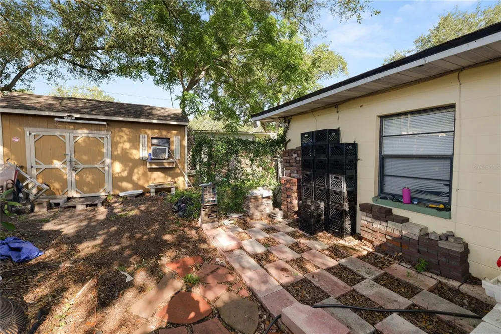 621 HILLSIDE DRIVE Lakeland, FL 33803