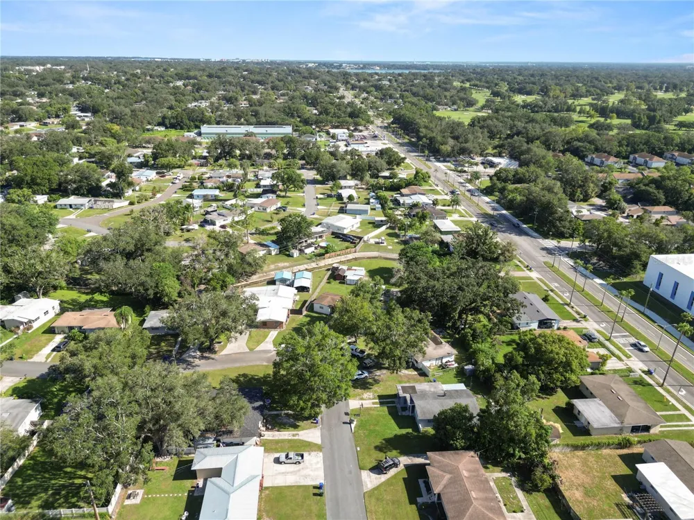 621 HILLSIDE DRIVE Lakeland, FL 33803