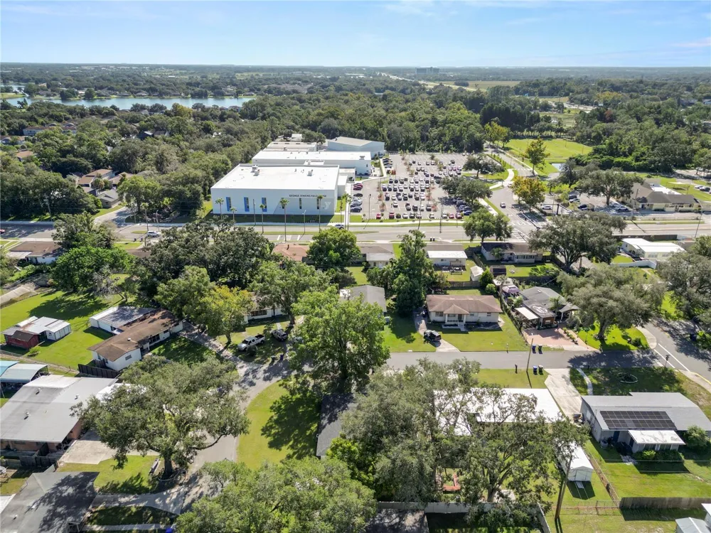 621 HILLSIDE DRIVE Lakeland, FL 33803