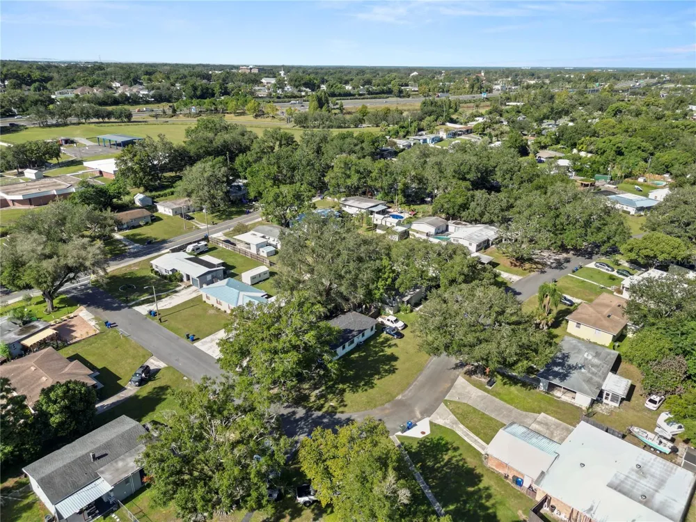 621 HILLSIDE DRIVE Lakeland, FL 33803