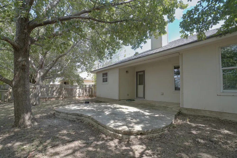 402 Hickory Tree Drive Georgetown, TX 78626
