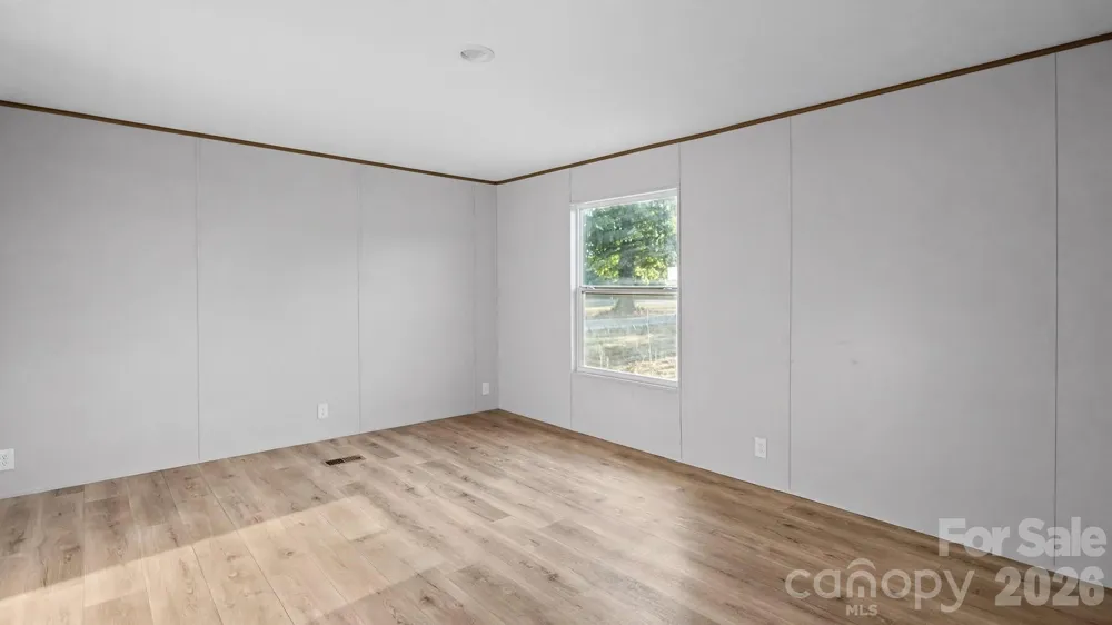 2203 Kingston Road Kingstown, NC 28150