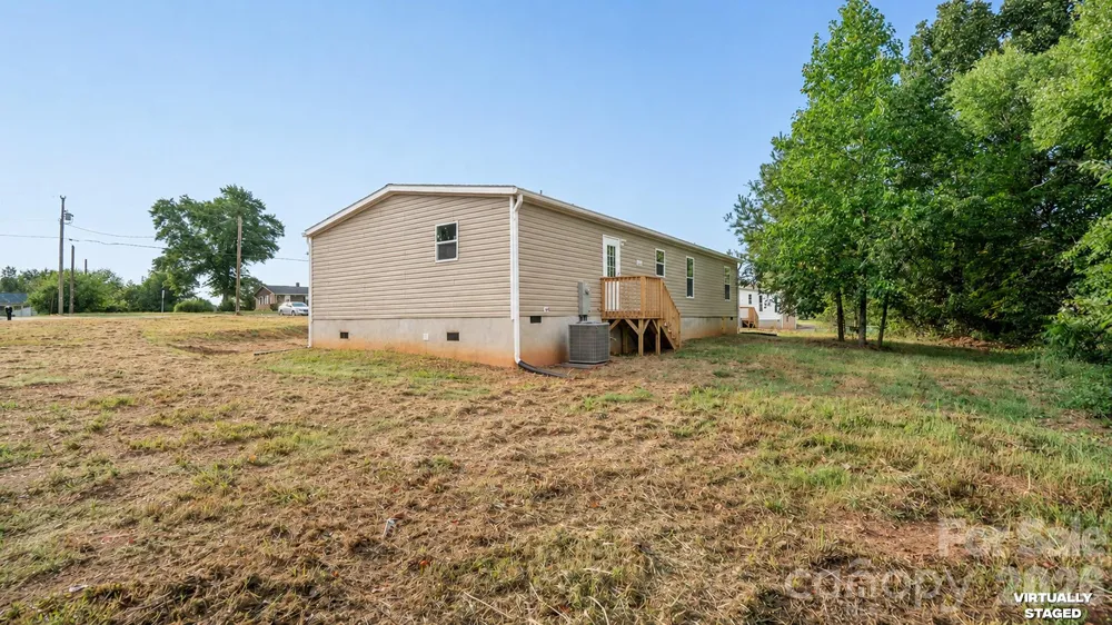 2203 Kingston Road Kingstown, NC 28150