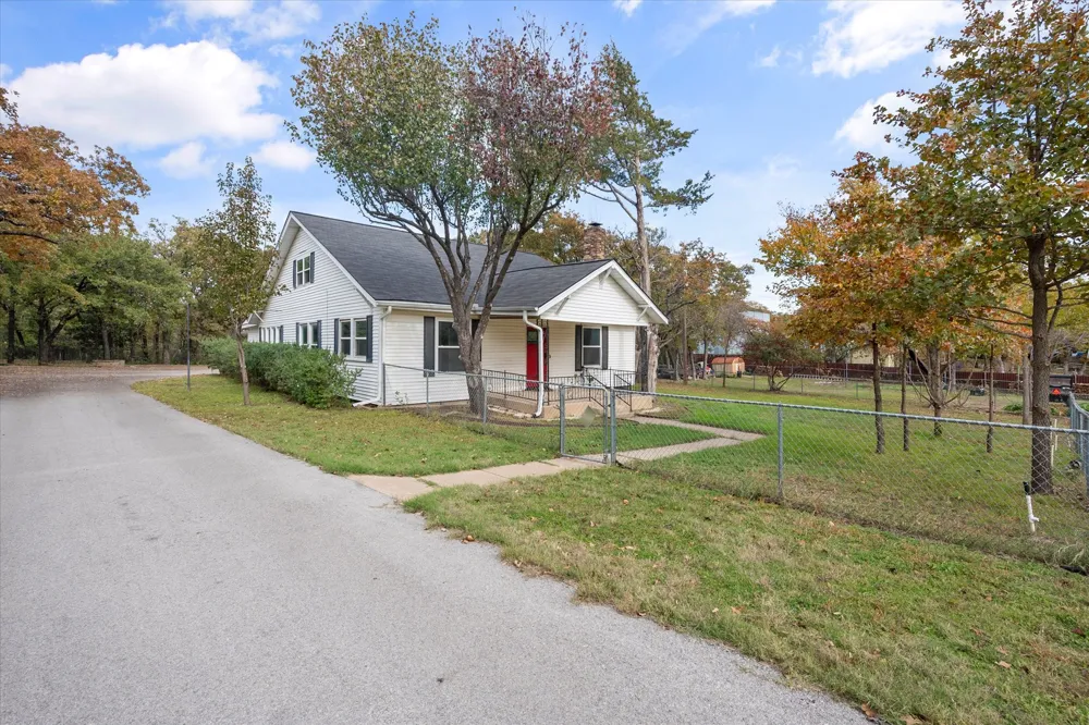 3815 Lucy Trimble Road Burleson, TX 76028