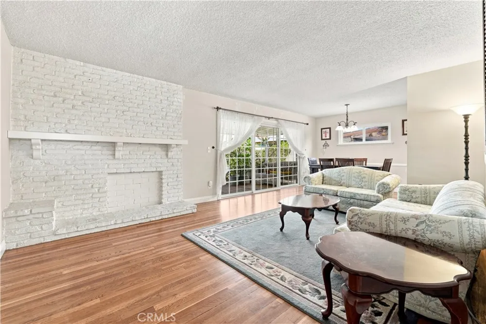 10555 Monogram Avenue Granada Hills, CA 91344