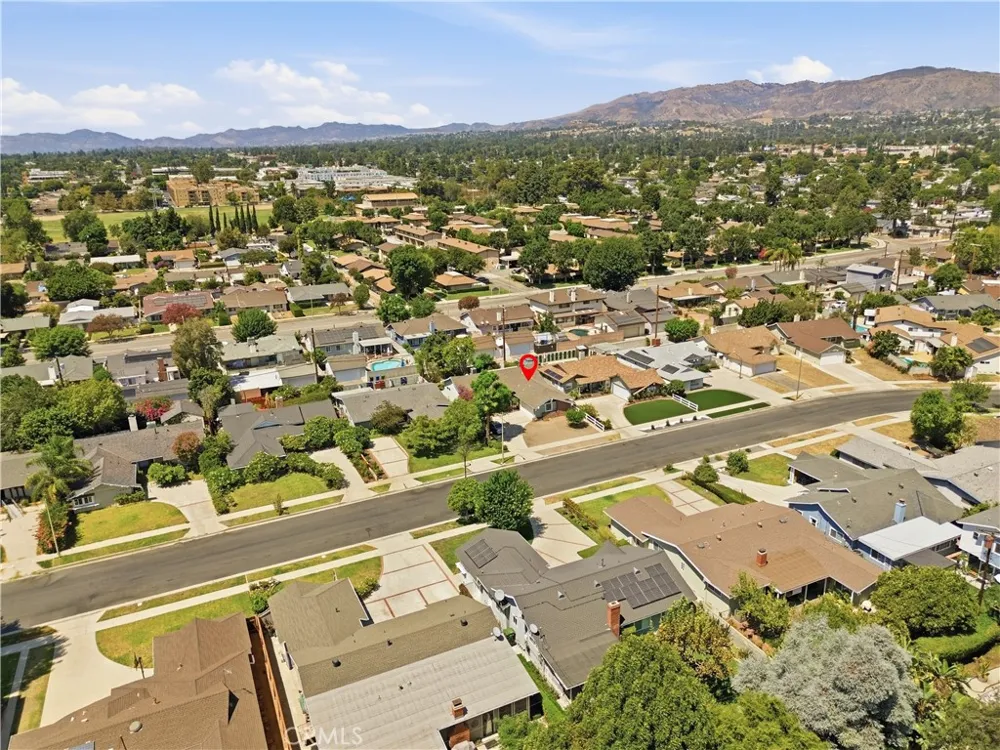 10555 Monogram Avenue Granada Hills, CA 91344