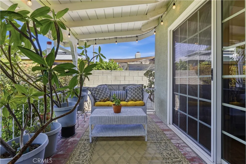 10555 Monogram Avenue Granada Hills, CA 91344