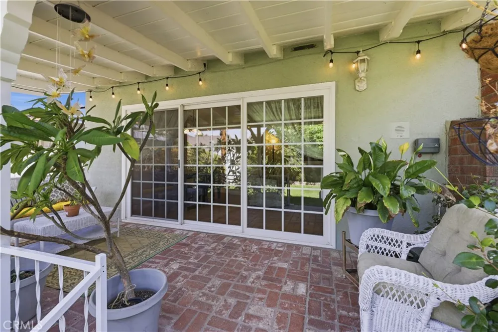 10555 Monogram Avenue Granada Hills, CA 91344