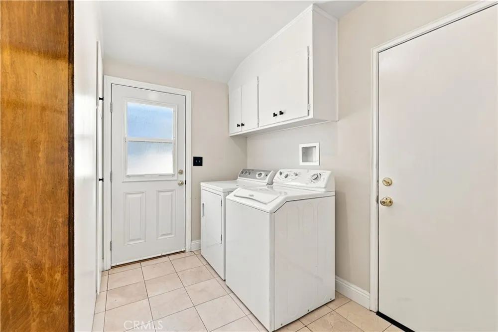 10555 Monogram Avenue Granada Hills, CA 91344