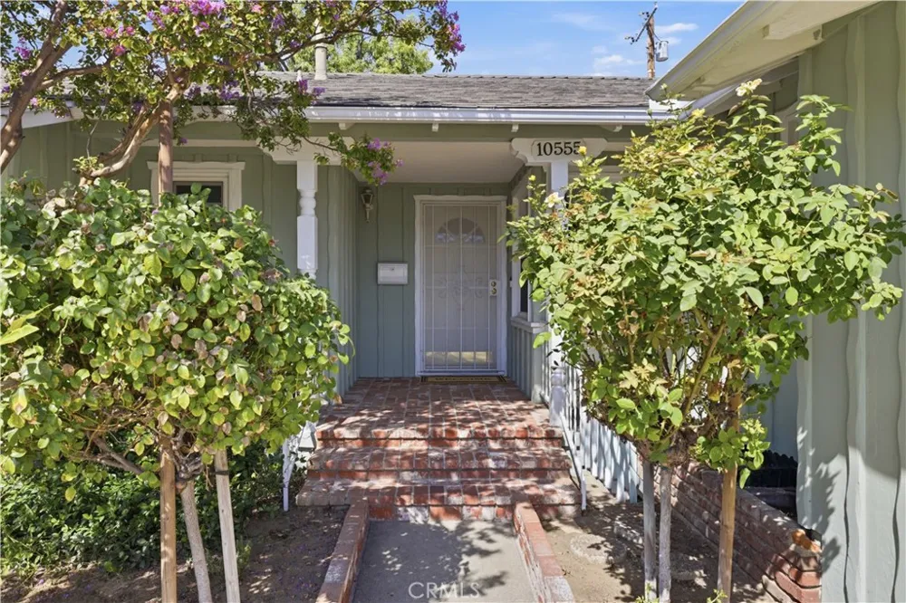 10555 Monogram Avenue Granada Hills, CA 91344