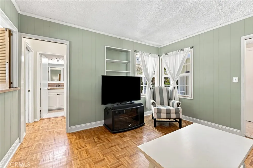 10555 Monogram Avenue Granada Hills, CA 91344