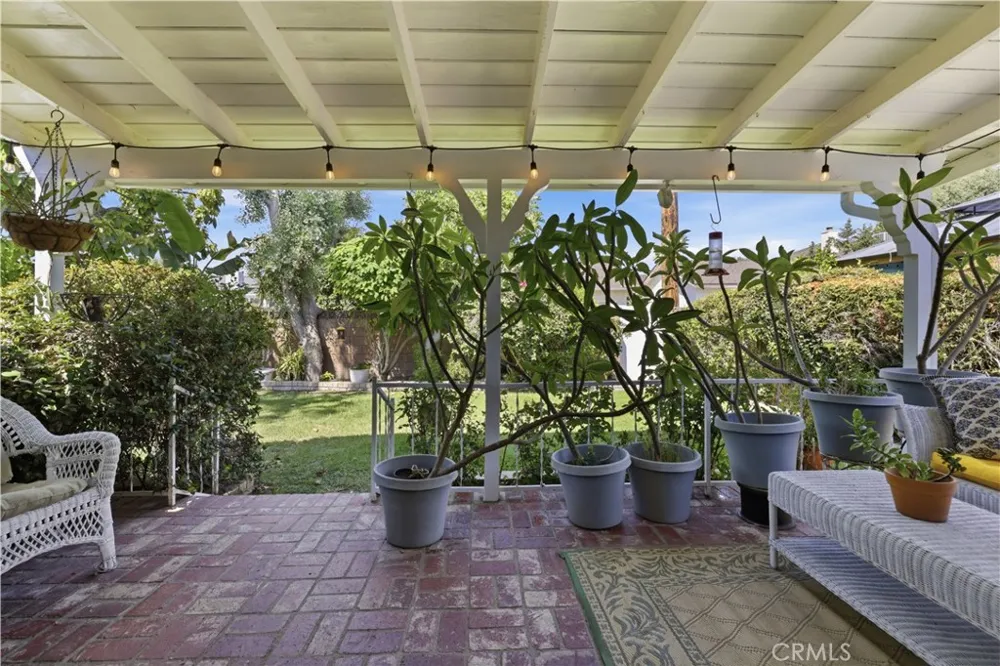 10555 Monogram Avenue Granada Hills, CA 91344