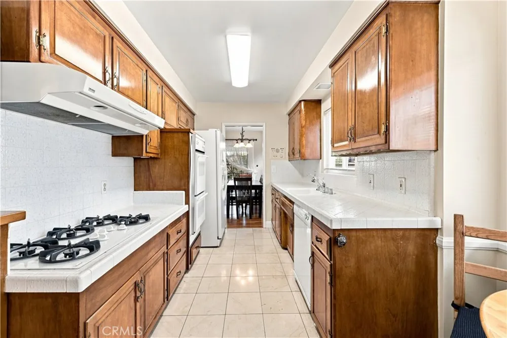 10555 Monogram Avenue Granada Hills, CA 91344