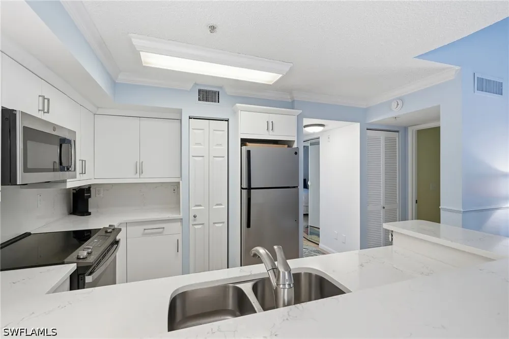 Wildwood Lakes Boulevard #208 Naples, FL 34104