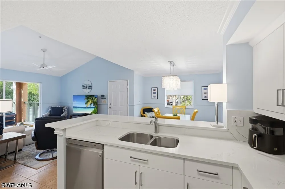 Wildwood Lakes Boulevard #208 Naples, FL 34104