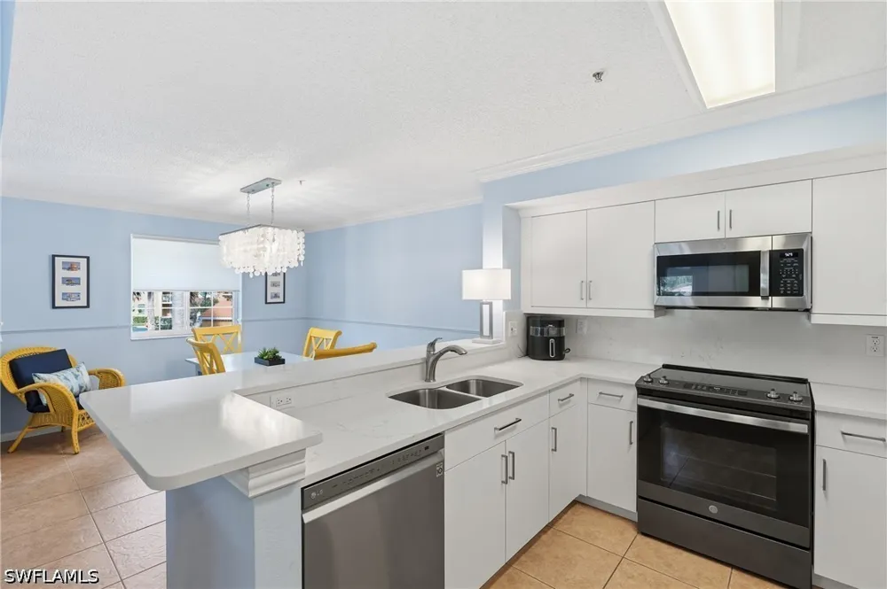 Wildwood Lakes Boulevard #208 Naples, FL 34104