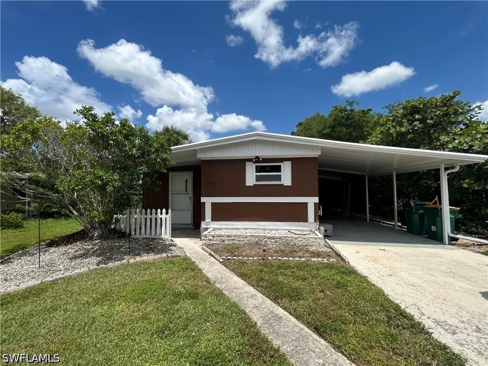 Grassy Key Lane Naples, FL 34114