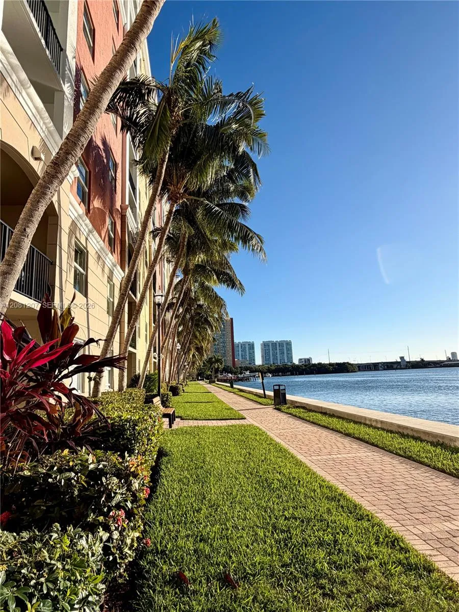 17150 Bay Rd #2419 Sunny Isles Beach, FL 33160