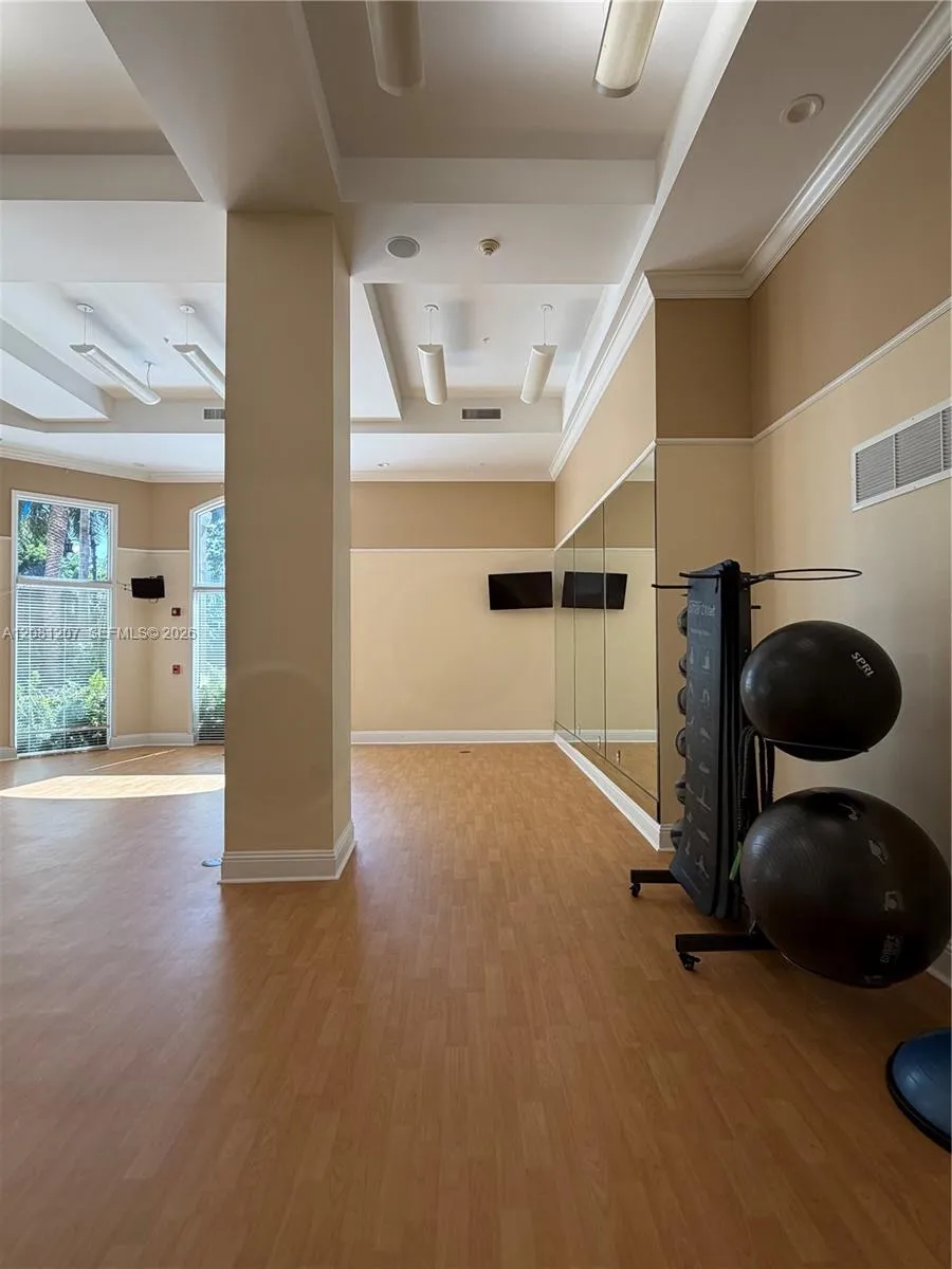 17150 Bay Rd #2419 Sunny Isles Beach, FL 33160