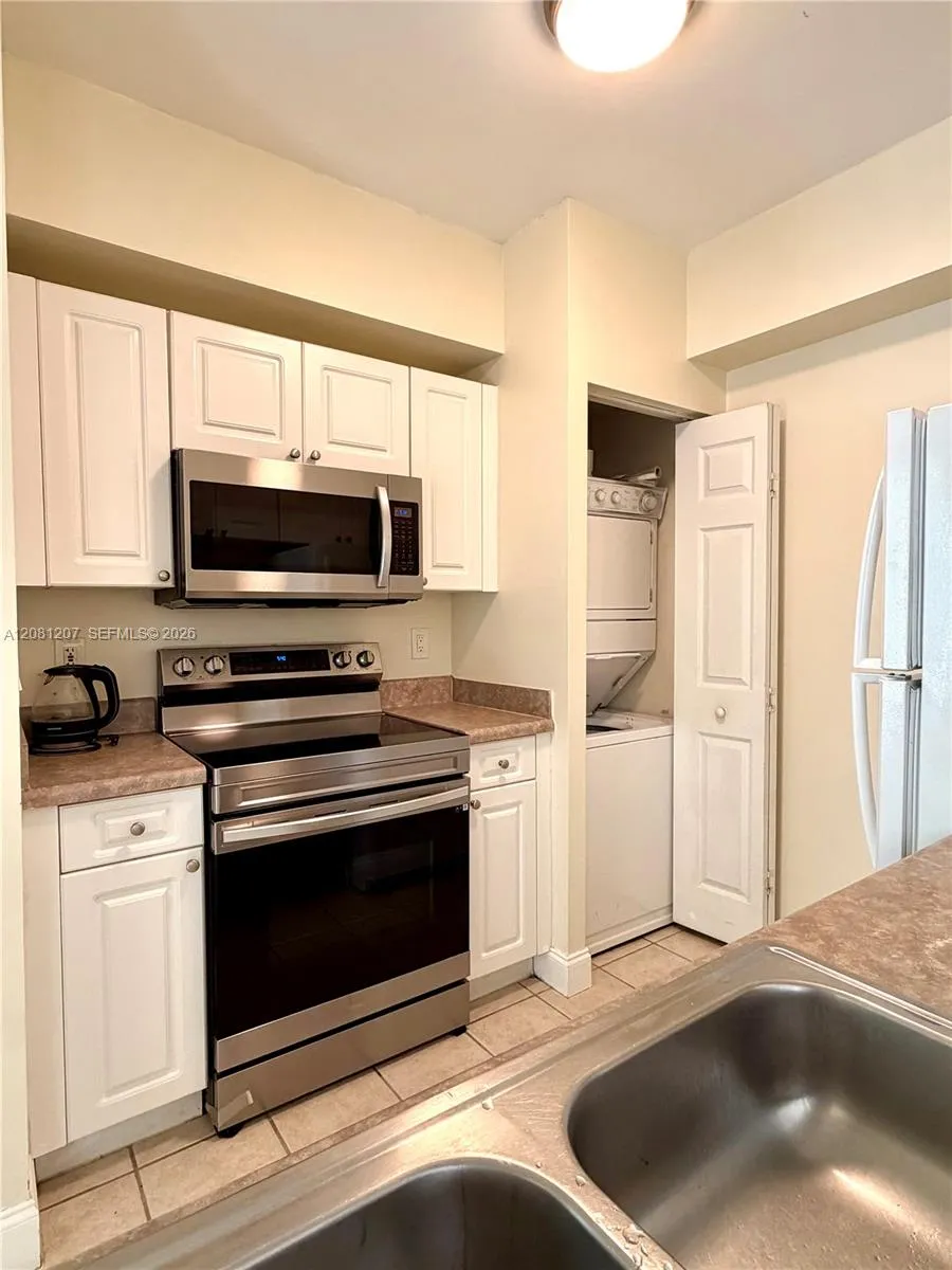 17150 Bay Rd #2419 Sunny Isles Beach, FL 33160
