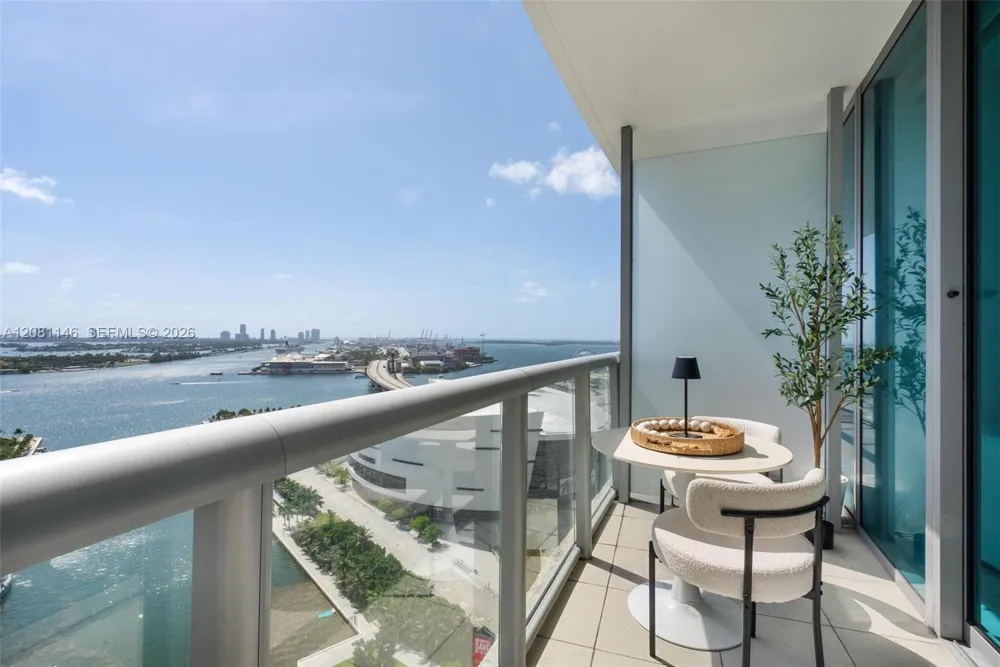 888 Biscayne Blvd #2510 Miami, FL 33132