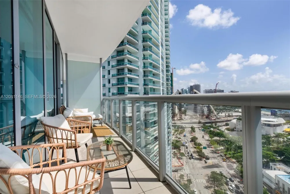 888 Biscayne Blvd #2510 Miami, FL 33132