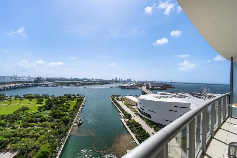888 Biscayne Blvd #2510 Miami, FL 33132