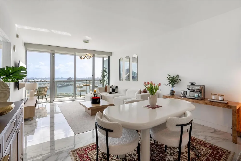 888 Biscayne Blvd #2510 Miami, FL 33132