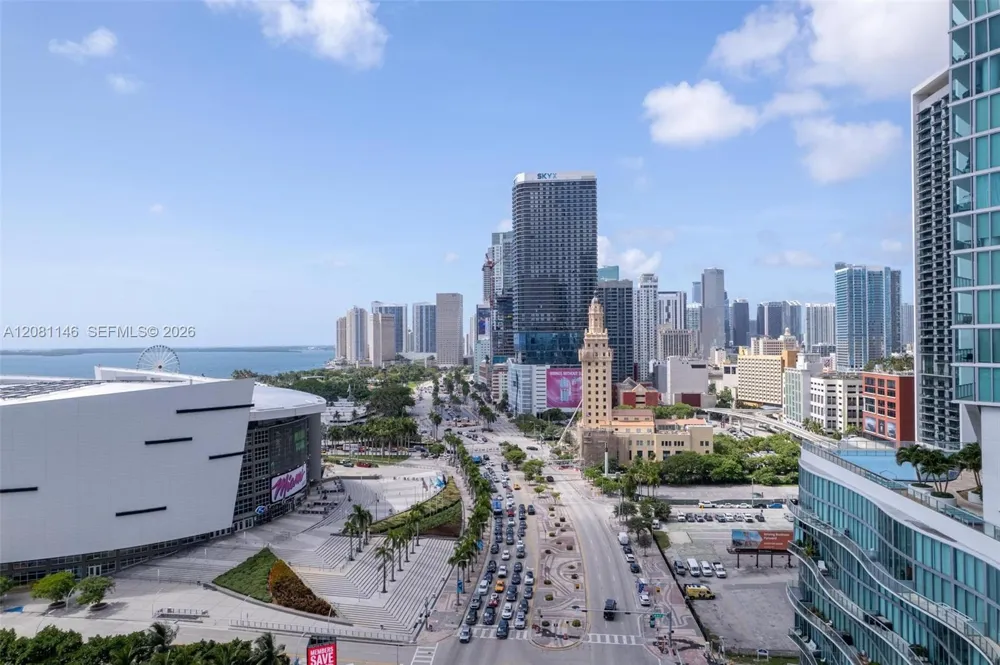 888 Biscayne Blvd #2510 Miami, FL 33132