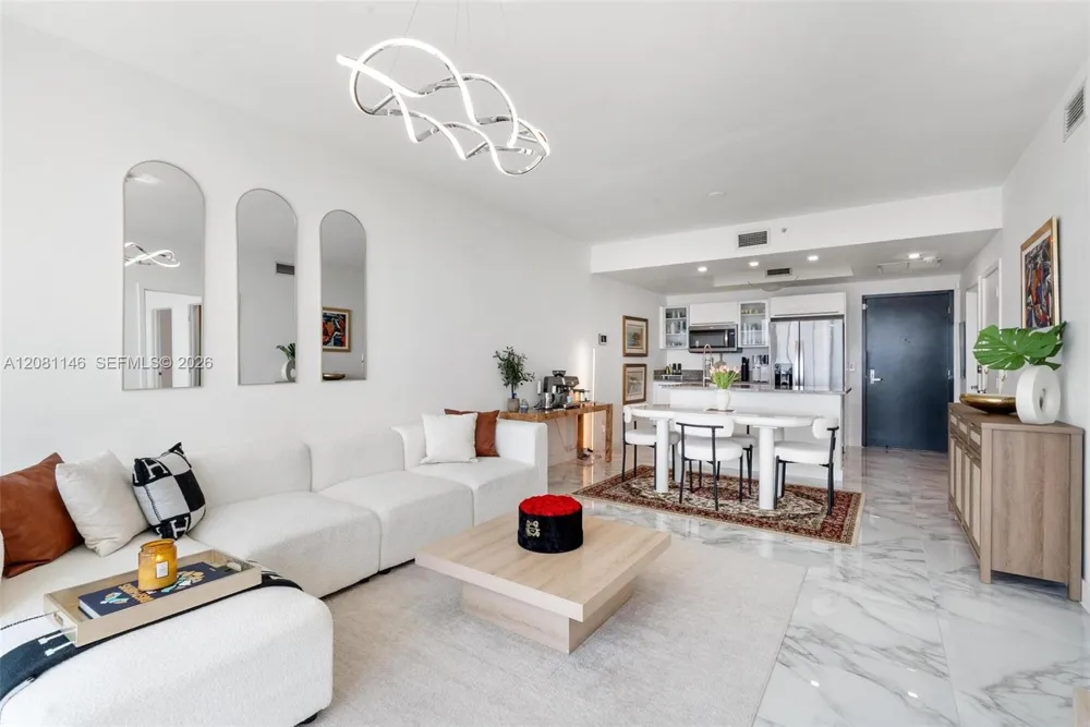 888 Biscayne Blvd #2510 Miami, FL 33132