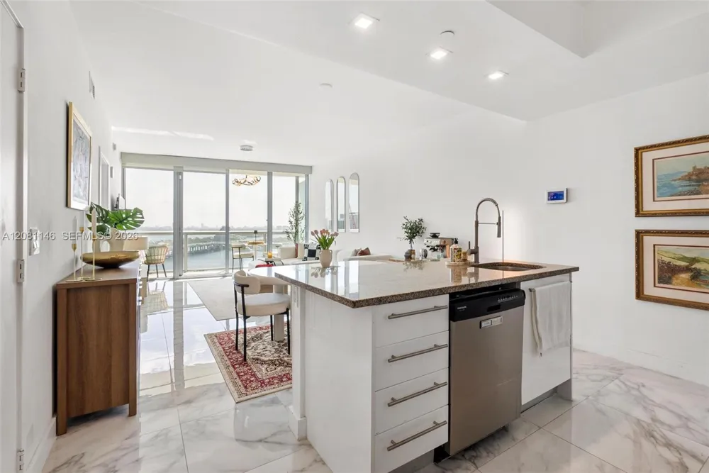 888 Biscayne Blvd #2510 Miami, FL 33132