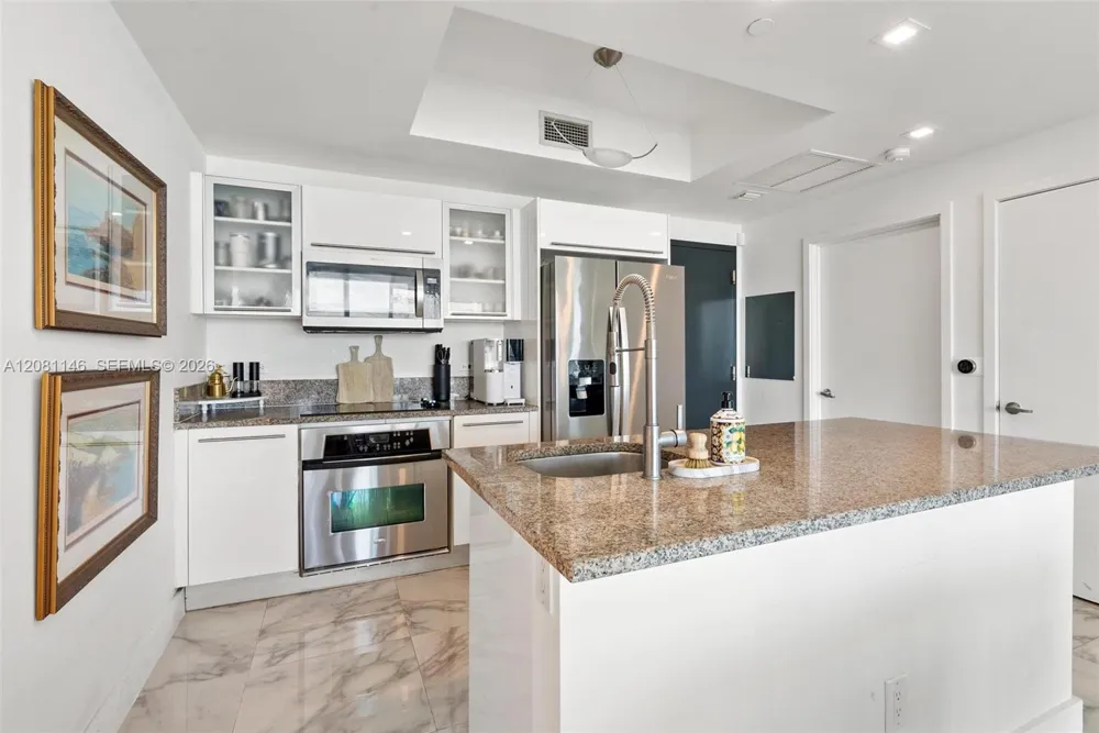888 Biscayne Blvd #2510 Miami, FL 33132