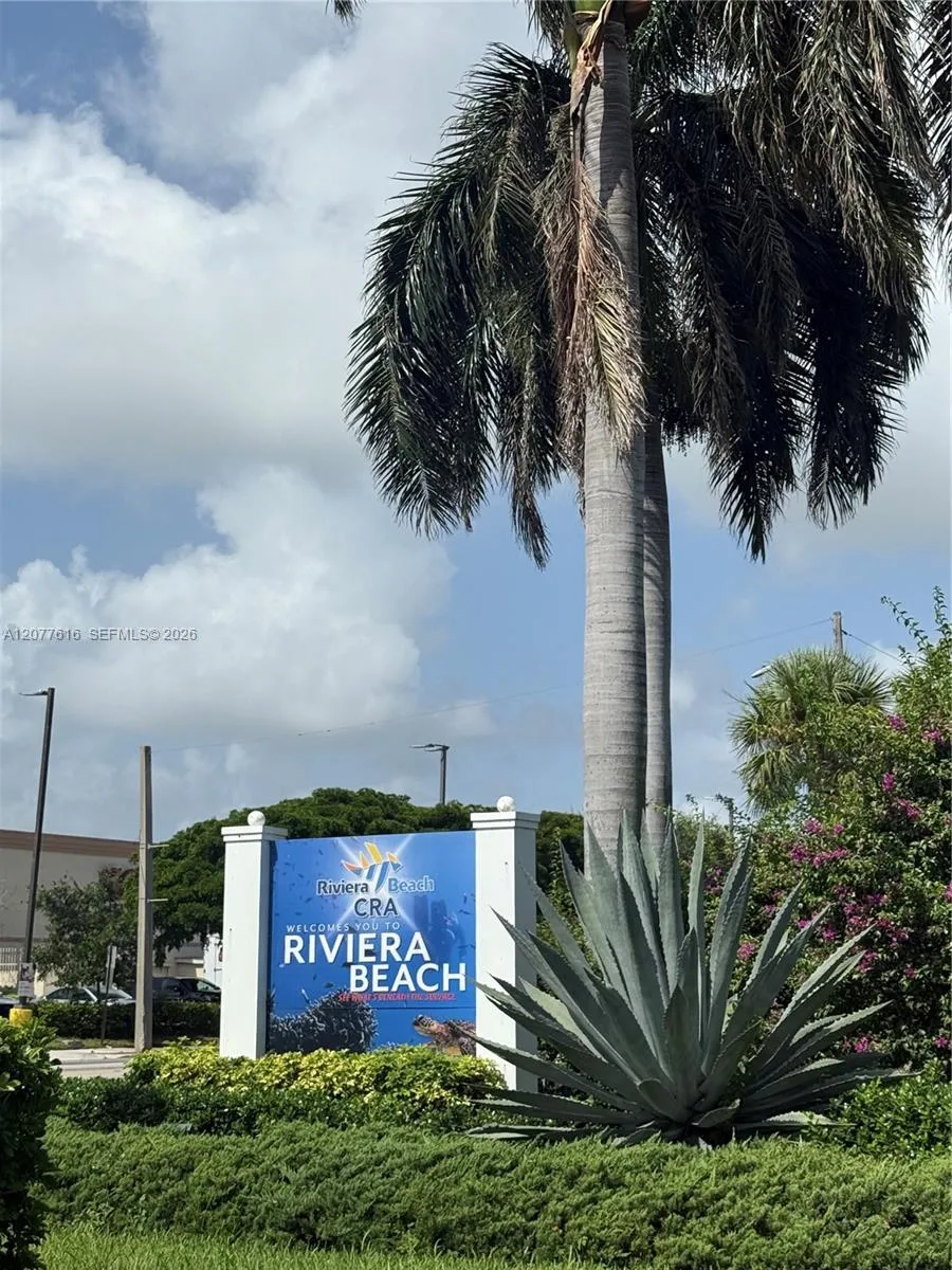 183 Silver Beach Rd Riviera Beach, FL 33403