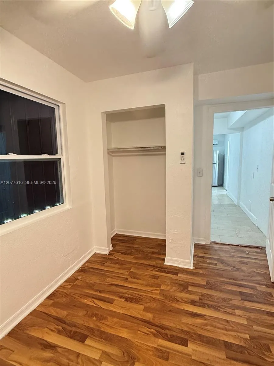 183 Silver Beach Rd Riviera Beach, FL 33403