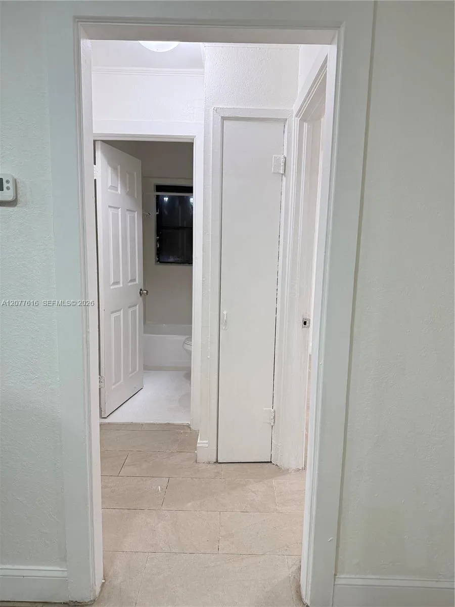 183 Silver Beach Rd Riviera Beach, FL 33403