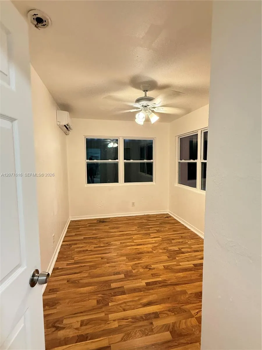 183 Silver Beach Rd Riviera Beach, FL 33403