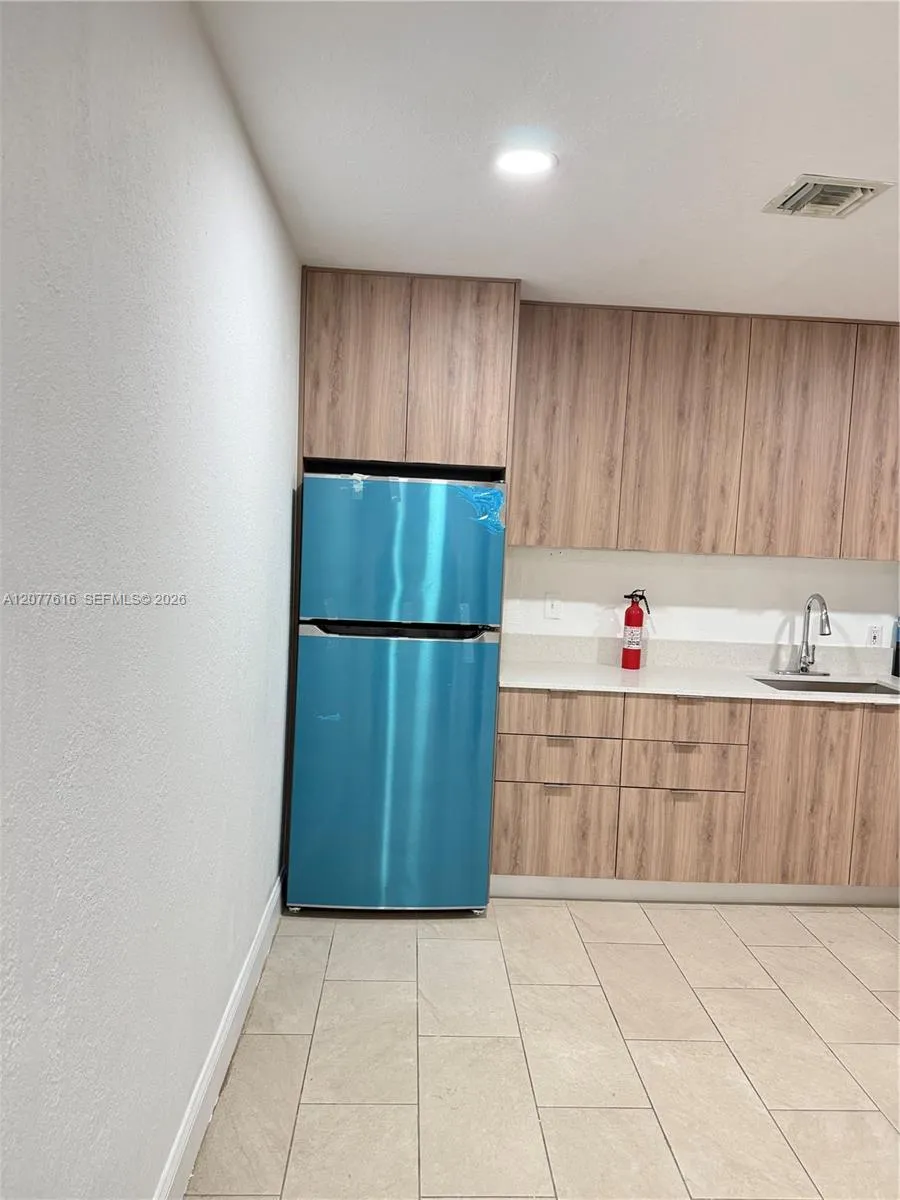 183 Silver Beach Rd Riviera Beach, FL 33403