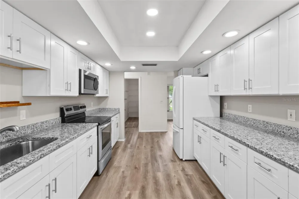 7303 11TH AVENUE W Bradenton, FL 34209