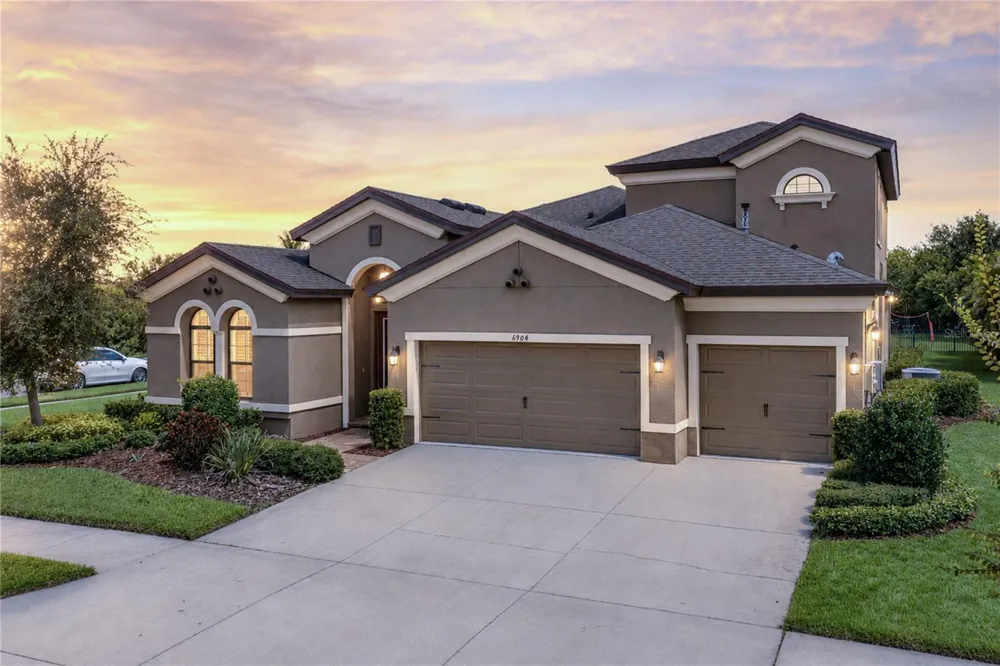 6904 EBB TIDE AVENUE Apollo Beach, FL 33572