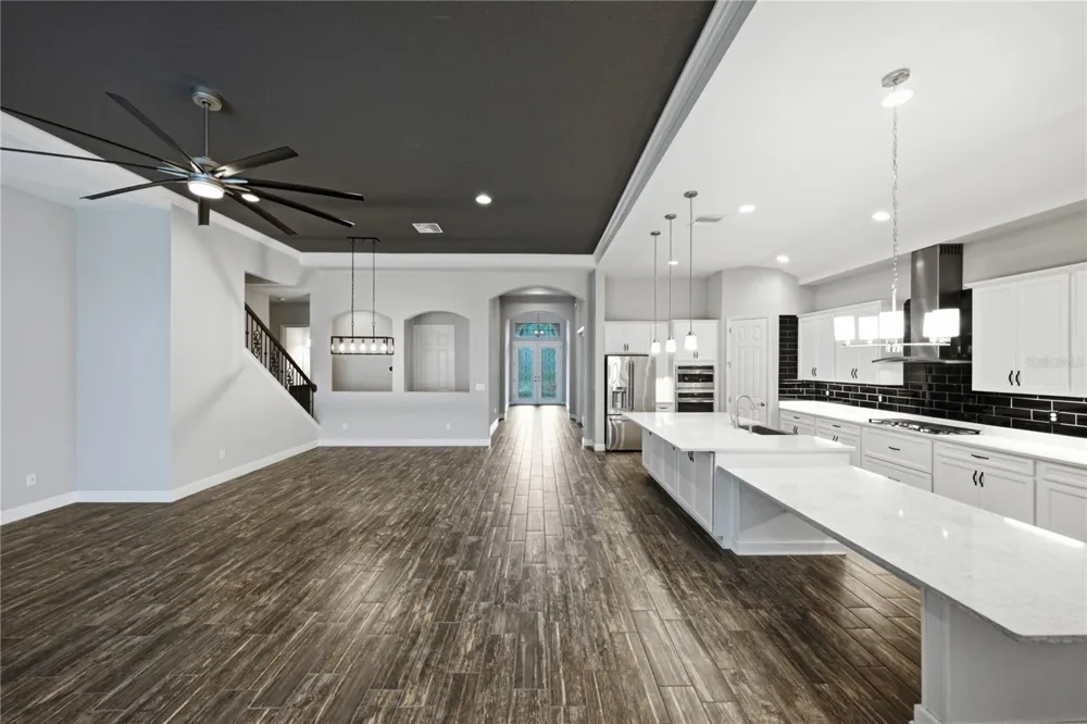 6904 EBB TIDE AVENUE Apollo Beach, FL 33572