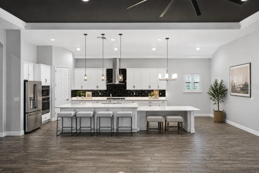 6904 EBB TIDE AVENUE Apollo Beach, FL 33572