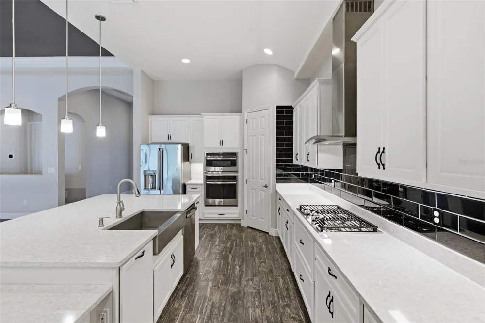 6904 EBB TIDE AVENUE Apollo Beach, FL 33572
