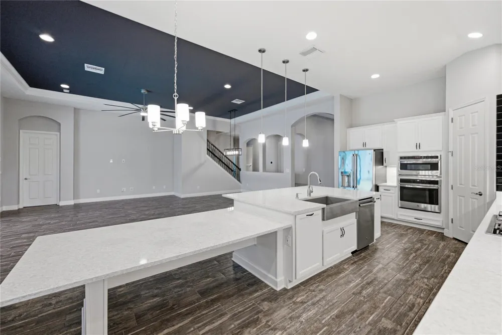 6904 EBB TIDE AVENUE Apollo Beach, FL 33572