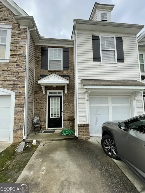 2193 Executive DR