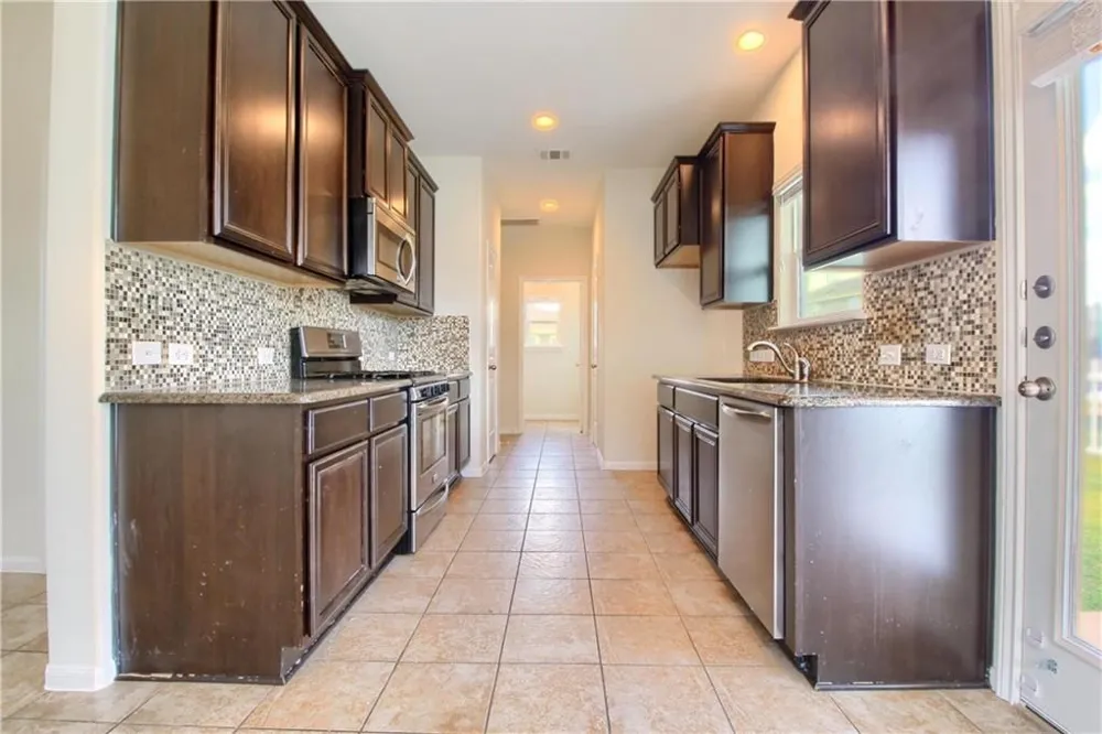 2014 Barker House Cove Round Rock, TX 78664