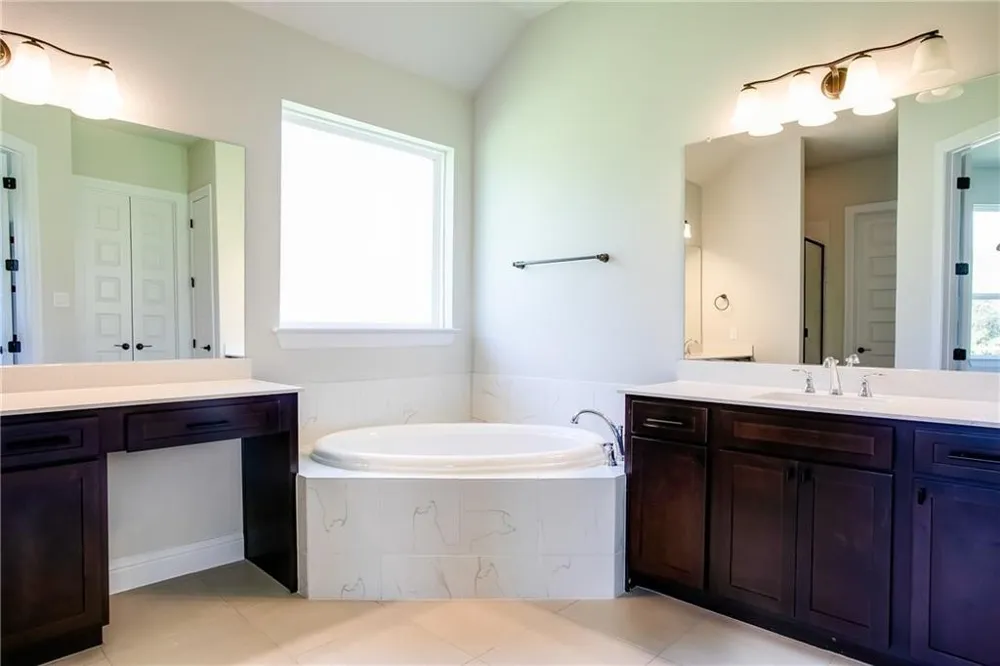 150 Raptor Beak Way Cedar Creek, TX 78612
