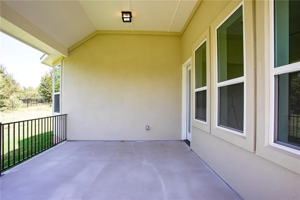 150 Raptor Beak Way Cedar Creek, TX 78612