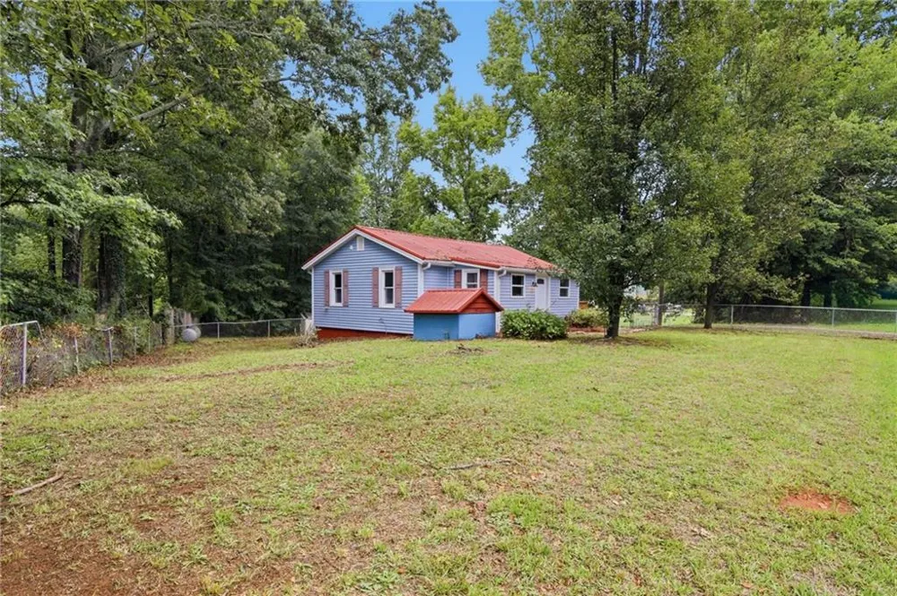 6815 Bannister Road Cumming, GA 30028