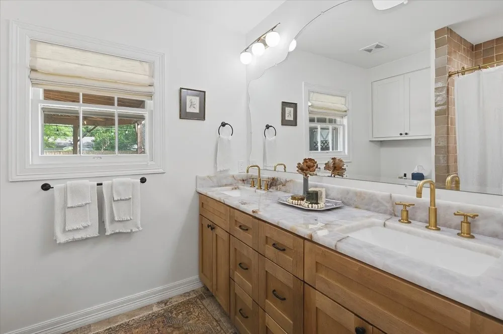 3724 Hilltop Road Fort Worth, TX 76109